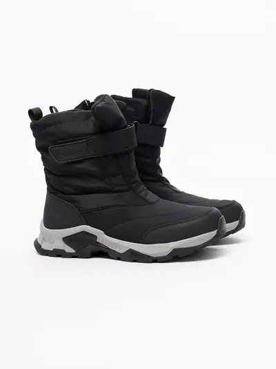 Дутики черного цвета на средней объемной подошве